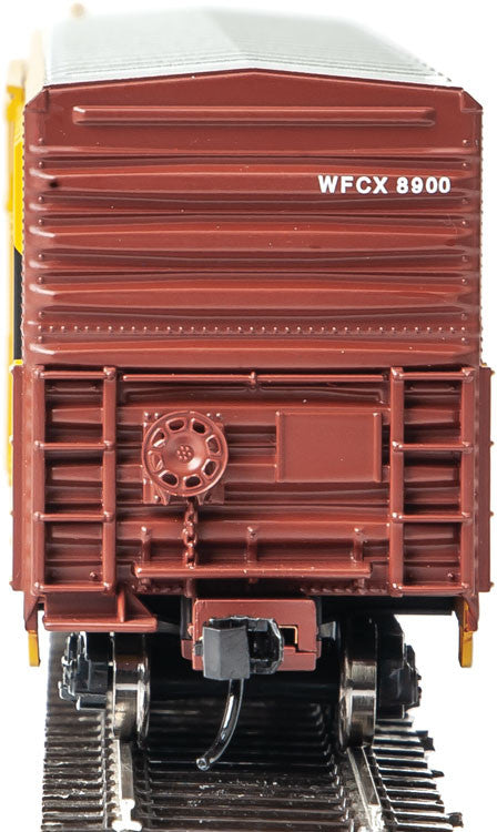 Walthers Mainline HO Scale 57' Mechanical Reefer - Great Northern #8900 WFCX 910-3911