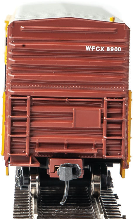 Walthers Mainline HO Scale 57' Mechanical Reefer - Great Northern #8900 WFCX 910-3911