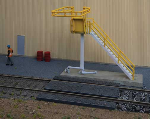 Walthers HO Scale 933 - 4136 Modern Chemical Distributor Model from Cornerstone(R) for Model Railroads