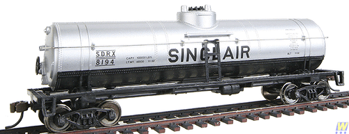 HO Scale 40-Foot Tank Car Model - WAL-931-1611, Sinclair Brand for Model Train Enthusiasts