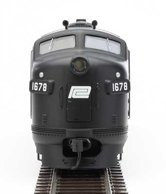 Walthers 19986 EMD F7 A - Penn Central #1678 Black & White DCC & Sound HO Scale