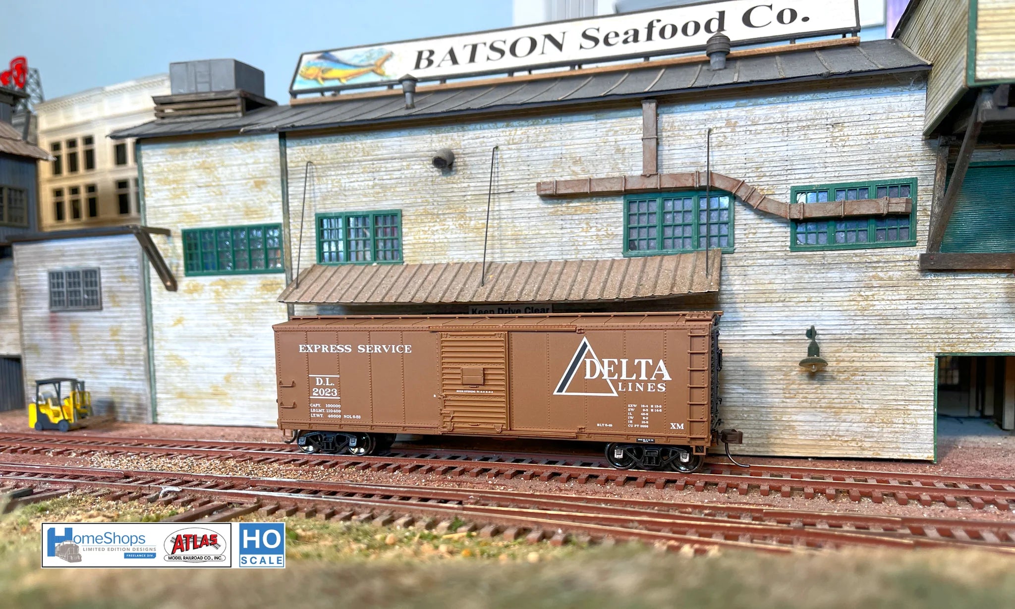 HO Scale Model Railroad - HomeShops HFB-037-003 DL Delta Lines #2064 Atlas USRA Rebuilt Steel 40-Foot Box Car