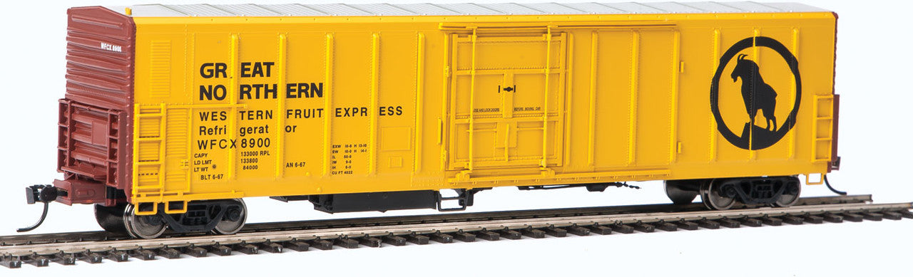Walthers Mainline HO Scale 57' Mechanical Reefer - Great Northern #8900 WFCX 910-3911