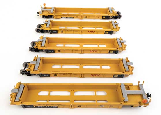 Walthers HO Scale 910 - 55674 Thrall Rebuilt 40-Foot 5-Unit Well Car with Large Red TTX Logo (TTX DTTX #748310)