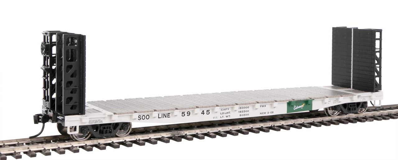 HO Scale Walthers 5915 53' GSC Bulkhead Flatcar SOO - Soo Line #5945 in White, Black & Green