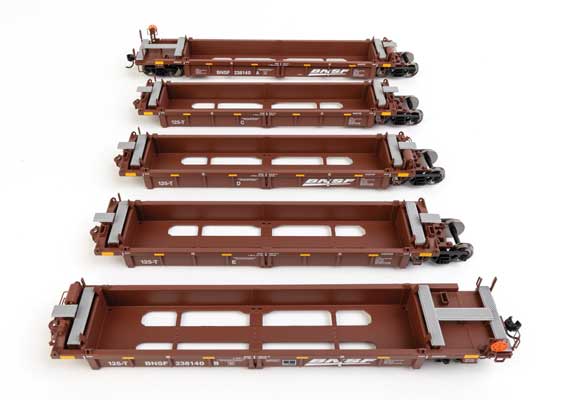 Walthers HO Scale Model Train Collectible - 910-55660 Thrall 5-Unit Rebuilt 40-Foot Well Car for BNSF Railway, Boxcar Red and White with Wedge Logo and Yellow Markings, #238140 A - E