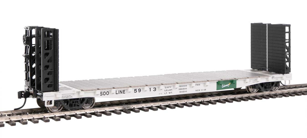 Walthers HO Scale 53' GSC Bulkhead Flatcar SOO - Soo Line #5913 in White, Black & Green