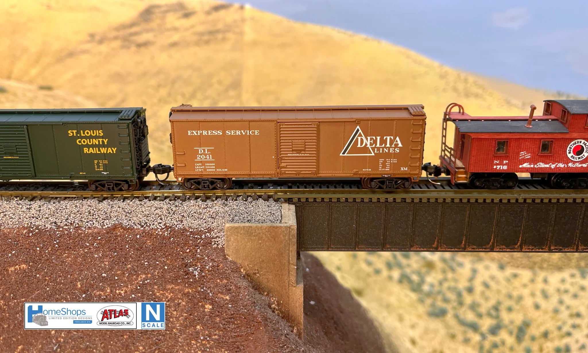 N Scale Atlas USRA Rebuilt 40' Steel Box Car - Delta Lines #2041 by HomeShops