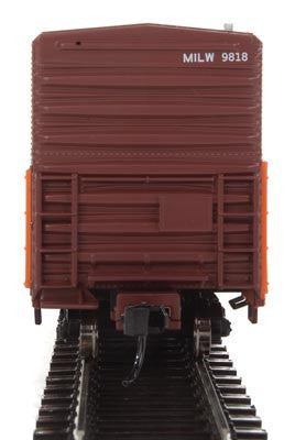 HO Scale Walthers 910-3931 57' Mechanical Reefer MILW - Milwaukee Road #9818