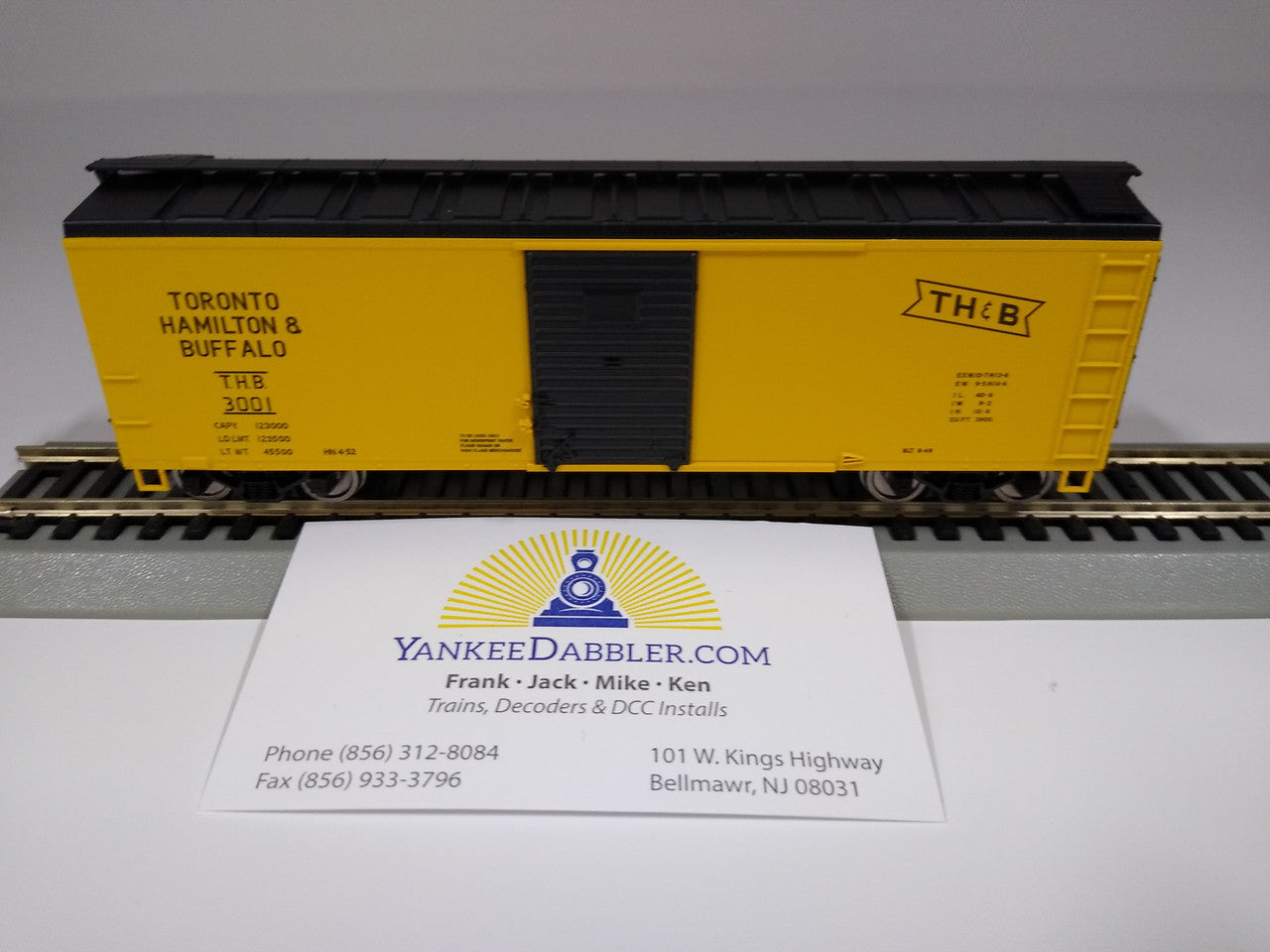 HO Scale Model Train 40-Foot Boxcar - Bowser 5965 TH&B Toronto Hamilton & Buffalo #3298