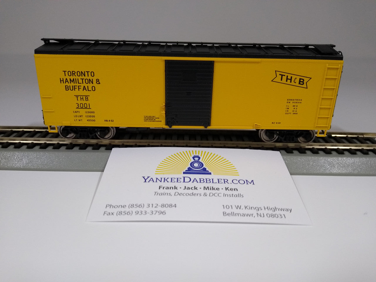 HO Scale Model Train 40-Foot Boxcar - Bowser 5965 TH&B Toronto Hamilton & Buffalo #3298